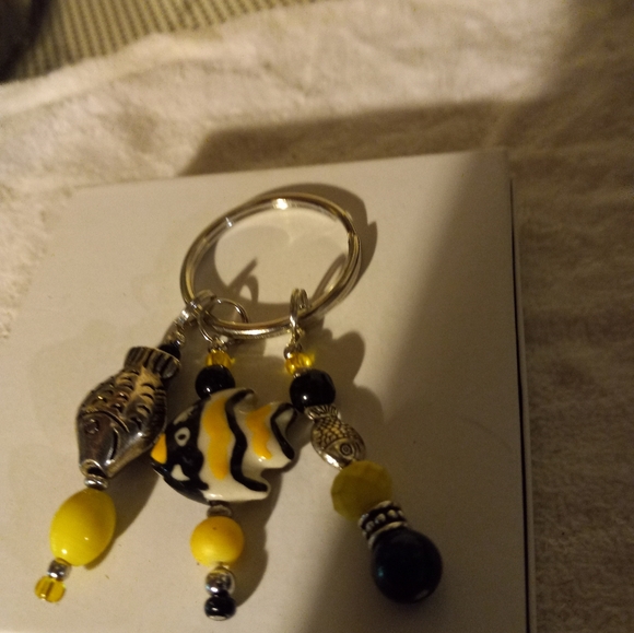 Handmade  ceramic fish  🗝 keychain  with two silver fish 🐠 hanging charms. - Picture 3 of 3